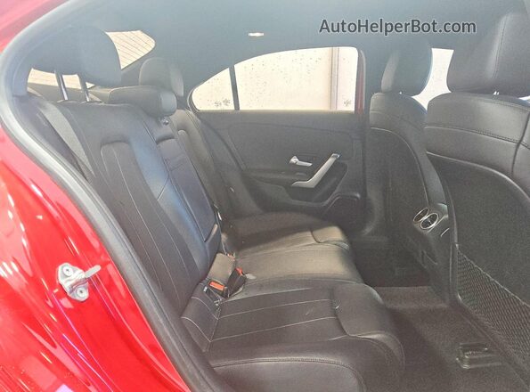 WDD3G4EB8KW025941 2019 MERCEDES-BENZ A Red Widok tylnych siedzeń