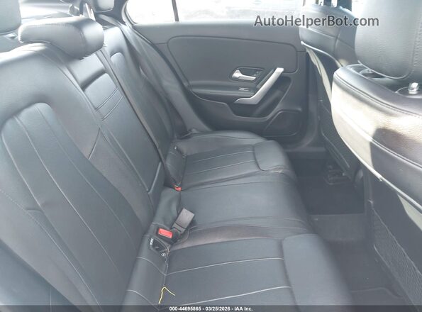 WDD3G4FB7KW006232 2019 MERCEDES-BENZ A 220 White Widok naklejki z numerem VIN