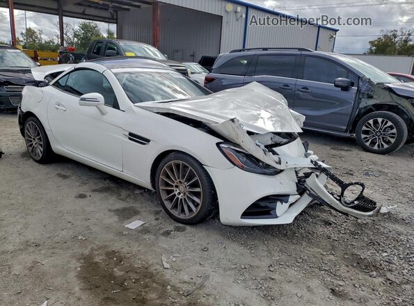 WDDPK3JA1HF129025 2017 MERCEDES-BENZ SLC Белый Передняя правая четверть