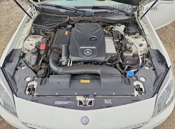 WDDPK3JA8HF138336 2017 MERCEDES-BENZ SLC White Vista interior trasera