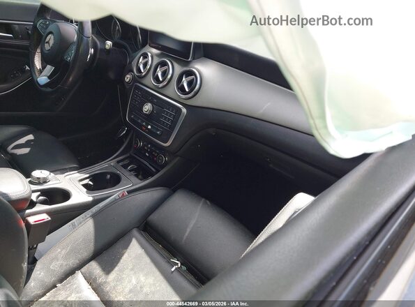 WDDSJ4EB0GN318291 2016 MERCEDES-BENZ CLA 250 Красный Вид салона спереди