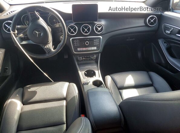 WDDSJ4EB0KN768466 2019 MERCEDES-BENZ CLA-CLASS Gray Vista del salpicadero