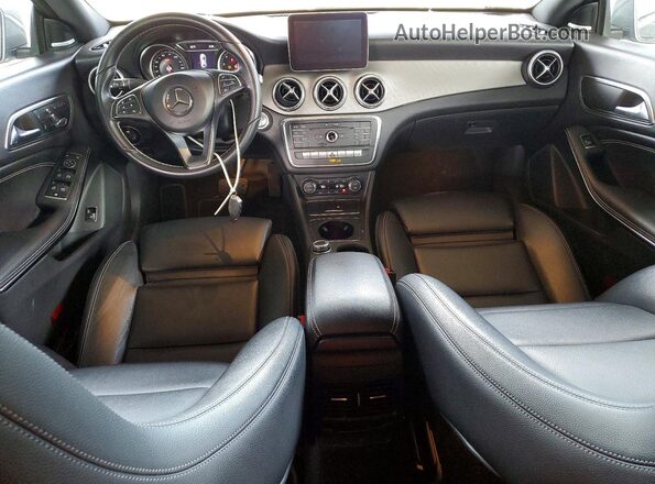 WDDSJ4EB1HN400497 2017 MERCEDES-BENZ CLA-CLASS Серый Вид панели приборов