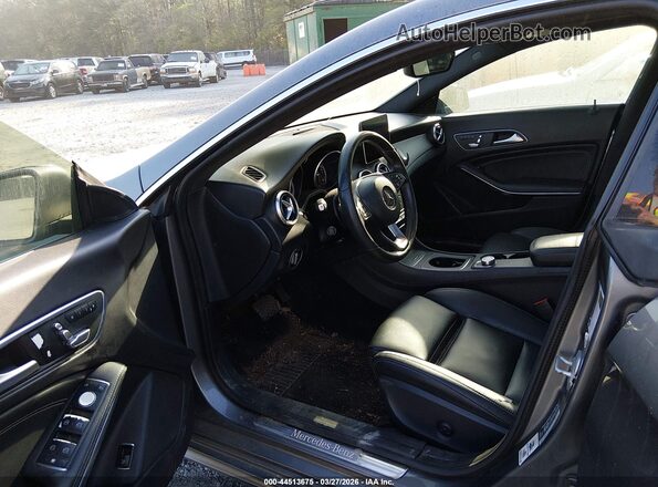 WDDSJ4EB1JN507698 2018 MERCEDES-BENZ CLA 250 Серый Вид салона спереди