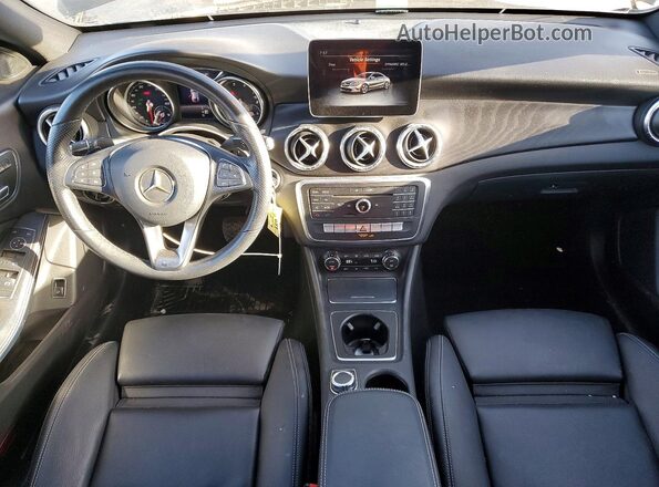WDDSJ4EB2KN718717 2019 MERCEDES-BENZ CLA-CLASS Black Widok deski rozdzielczej