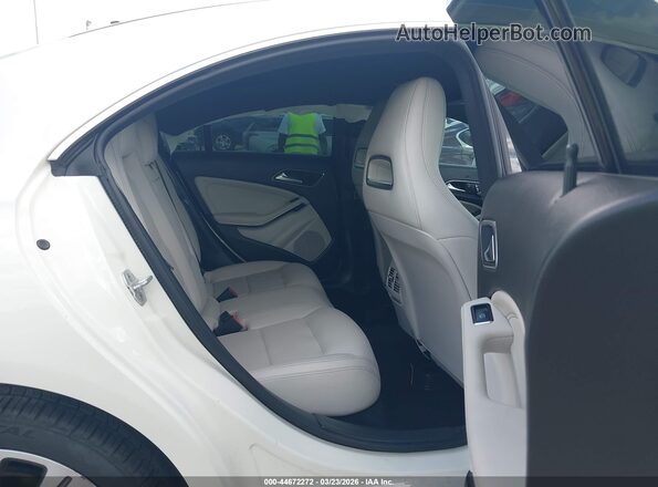 WDDSJ4EB3JN550763 2018 MERCEDES-BENZ CLA 250 White Vista de la etiqueta del VIN