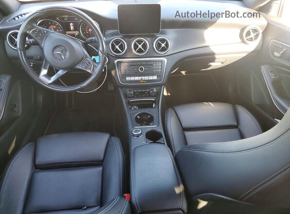 WDDSJ4EB3KN704728 2019 MERCEDES-BENZ CLA-CLASS Charcoal Widok deski rozdzielczej