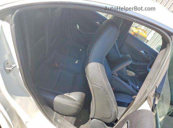 WDDSJ4EB4HN410781 2017 MERCEDES-BENZ CLA-CLASS Белый Вид задней части салона