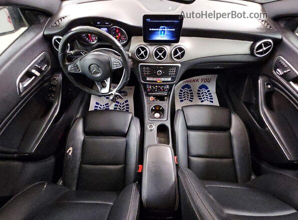 WDDSJ4EB4JN609643 2018 MERCEDES-BENZ CLA-CLASS Red Vista del salpicadero