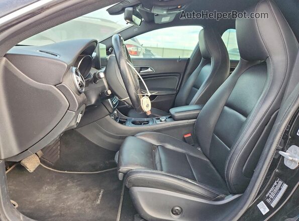 WDDSJ4EB5JN604290 2018 MERCEDES-BENZ CLA-CLASS Black Widok wnętrza z przodu