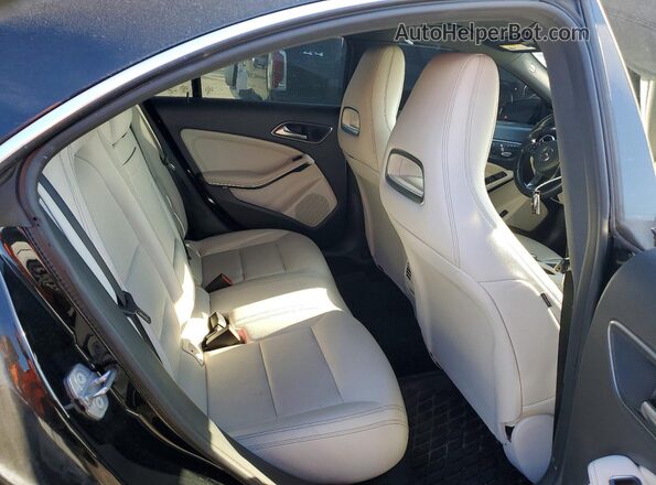 WDDSJ4EB7KN754211 2019 MERCEDES-BENZ CLA-CLASS Black Widok tylnych siedzeń