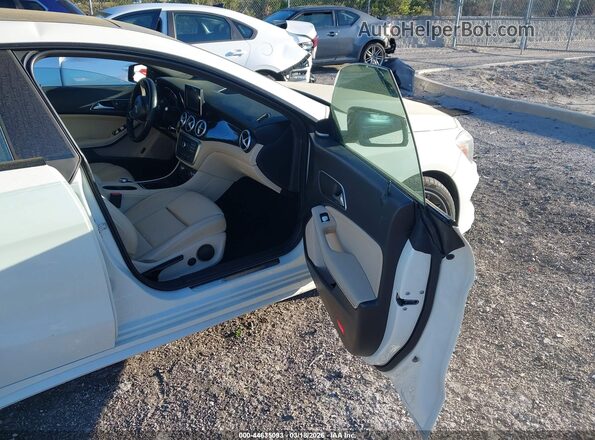 WDDSJ4EB8GN318233 2016 MERCEDES-BENZ CLA 250 White Front interior view
