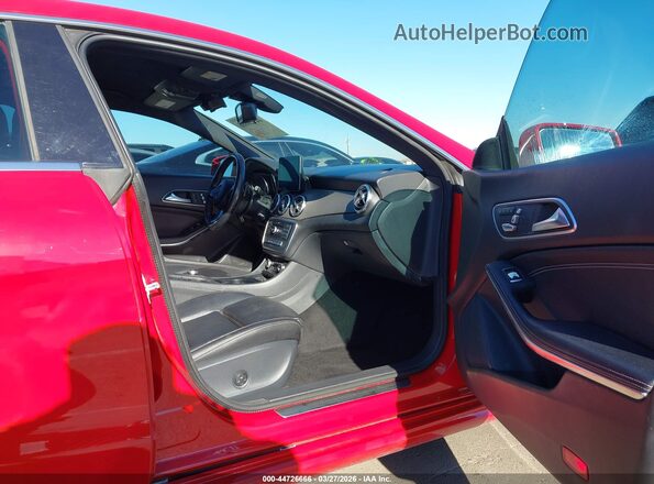 WDDSJ4EB9JN590412 2018 MERCEDES-BENZ CLA 250 Red Вид салону спереду