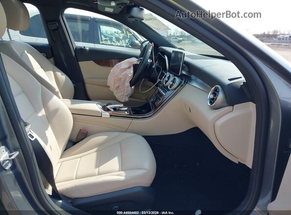 WDDWF4KBXJR389019 2018 MERCEDES-BENZ C-CLASS Серый Вид салона спереди