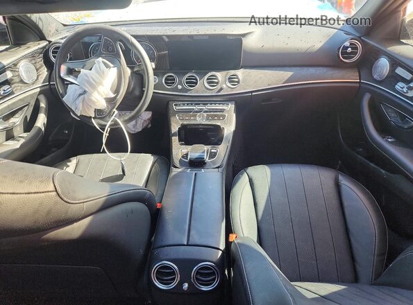 WDDZF4JB0JA355457 2018 MERCEDES-BENZ E Белый Вид панели приборов