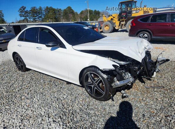 WDDZF4JB0JA355457 2018 MERCEDES-BENZ E Белый Передняя правая четверть