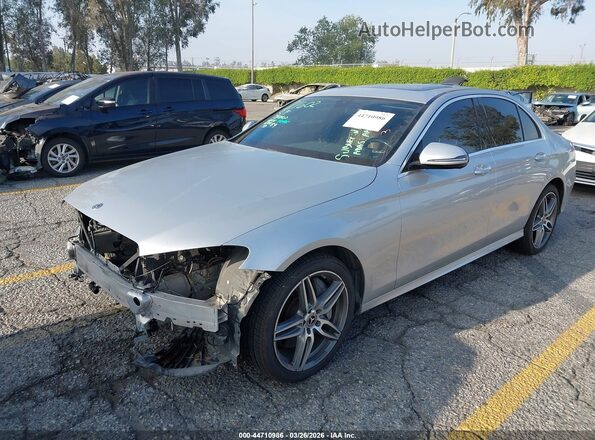 WDDZF4JB0JA465862 2018 MERCEDES-BENZ E-CLASS Серебряный Передняя левая четверть