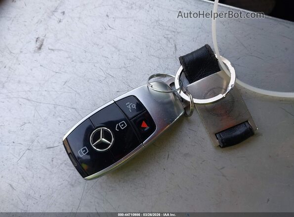 WDDZF4JB0JA465862 2018 MERCEDES-BENZ E-CLASS Серебряный Вид панели приборов