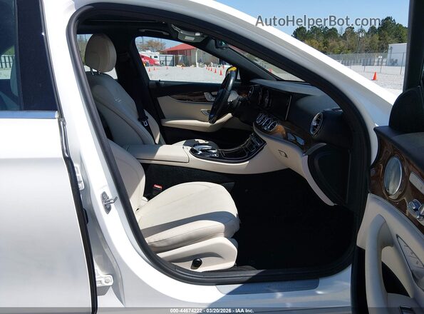 WDDZF4JB2HA029380 2017 MERCEDES-BENZ E-CLASS Белый Вид салона спереди