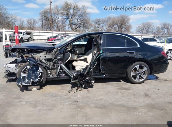 WDDZF4JB3HA256657 2017 MERCEDES-BENZ E-CLASS Черный Панорамный вид салона 360°