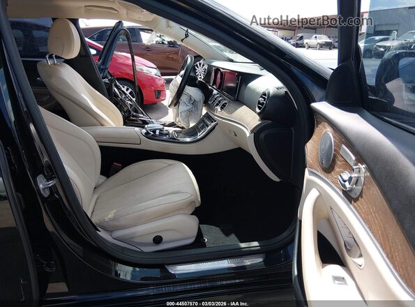 WDDZF4JB3HA256657 2017 MERCEDES-BENZ E-CLASS Черный Вид салона спереди