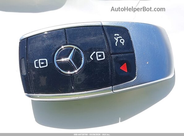 WDDZF4JB4HA007834 2017 MERCEDES-BENZ E-CLASS Белый Вид панели приборов