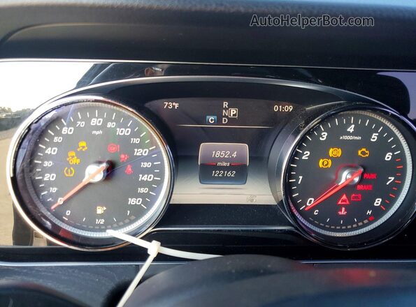 WDDZF4JB4HA055978 2017 MERCEDES-BENZ E Черный Вид щитка приборов