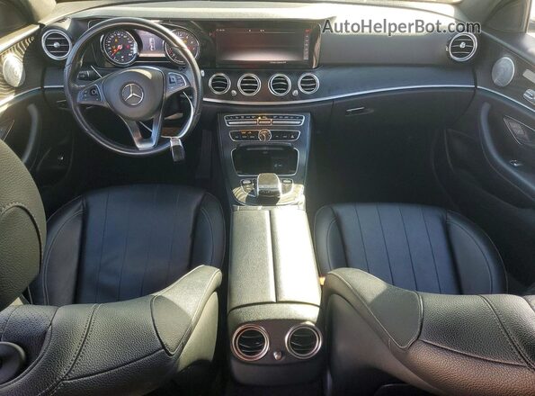 WDDZF4JB4JA447011 2018 MERCEDES-BENZ E Белый Вид панели приборов