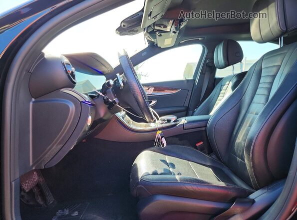 WDDZF4JB8HA041596 2017 MERCEDES-BENZ E Черный Вид салона спереди