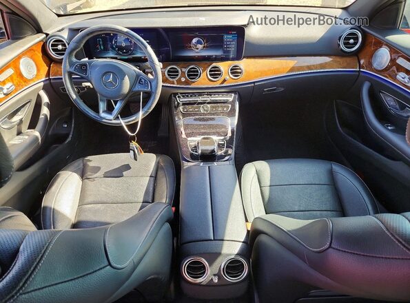WDDZF4JB8HA041596 2017 MERCEDES-BENZ E Черный Вид панели приборов