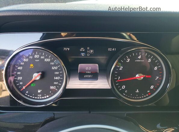 WDDZF4JB9KA508631 2019 MERCEDES-BENZ E Черный Вид щитка приборов