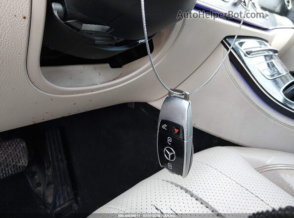 WDDZF4KB5HA081780 2017 MERCEDES-BENZ E-CLASS Белый Вид панели приборов