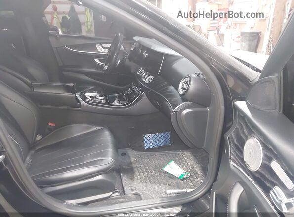 WDDZF4KB6HA157085 2017 MERCEDES-BENZ E-CLASS Черный Вид салона спереди