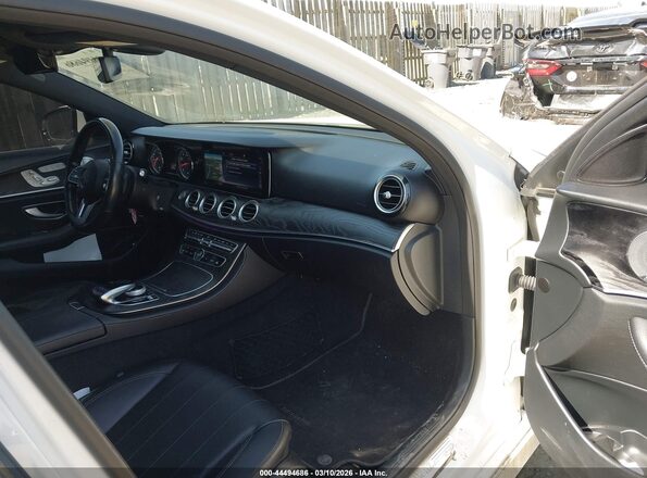 WDDZF4KB6KA502168 2019 MERCEDES-BENZ E-CLASS White Вид салону спереду