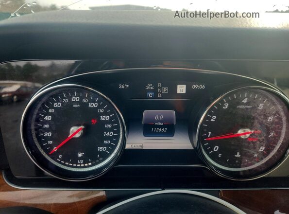WDDZF4KB6KA596181 2019 MERCEDES-BENZ E Черный Вид щитка приборов