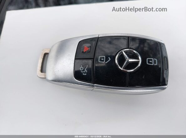 WDDZF4KB8HA178195 2017 MERCEDES-BENZ E-CLASS Белый Вид панели приборов