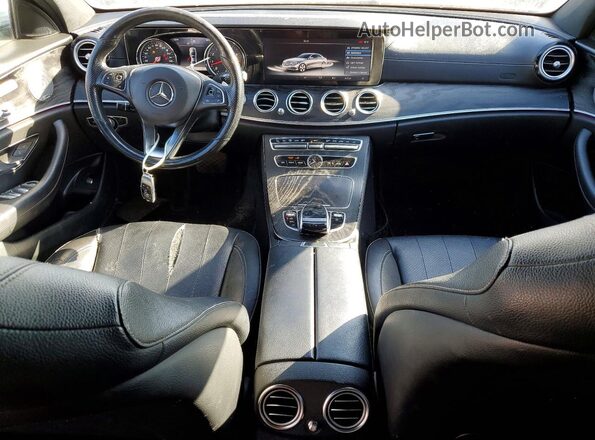 WDDZF4KB8HA201989 2017 MERCEDES-BENZ E Белый Вид панели приборов