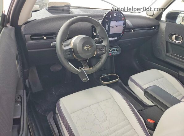 WMW23GD01S2W19987 2025 MINI COOPER Белый Вид панели приборов