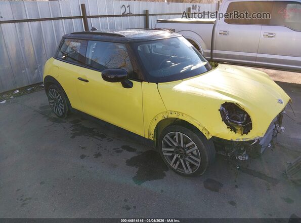 WMW23GD02S2W25300 2025 MINI HARDTOP Желтый Передняя правая четверть
