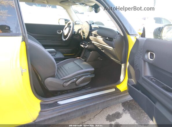 WMW23GD02S2W25300 2025 MINI HARDTOP Желтый Вид салона спереди