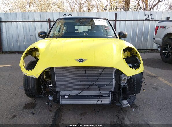 WMW23GD02S2W25300 2025 MINI HARDTOP Желтый Вид задней части салона