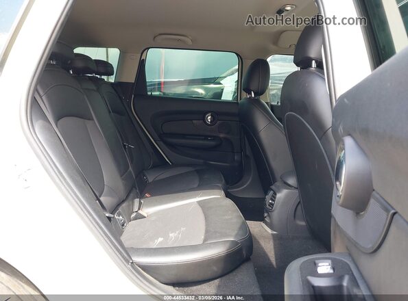 WMWLU1C34H2C42240 2017 MINI CLUBMAN Кремовый Вид наклейки с VIN-кодом