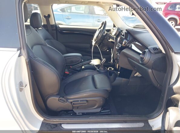 WMWXR3C06M2N76653 2021 MINI HARDTOP Silver Vista interior delantera
