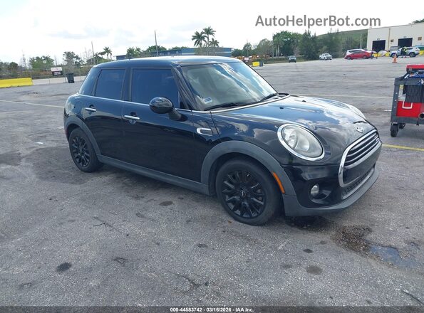 WMWXU1C56J2F81039 2018 MINI HARDTOP Черный Передняя правая четверть
