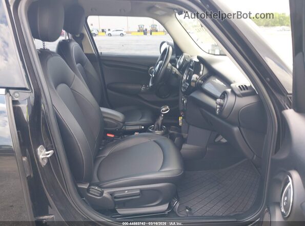 WMWXU1C56J2F81039 2018 MINI HARDTOP Черный Вид салона спереди