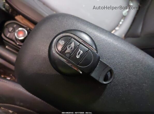 WMWXU1C58J2F79728 2018 MINI HARDTOP Черный Вид панели приборов