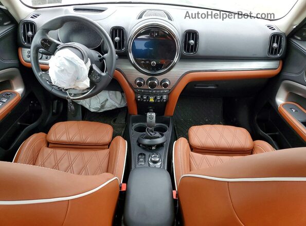 WMZ23BS04P3P51717 2023 MINI COOPER Зеленый Вид панели приборов