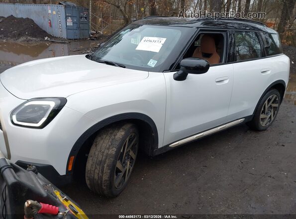 WMZ23GA05T7U73024 2026 MINI COUNTRYMAN Белый Передняя левая четверть