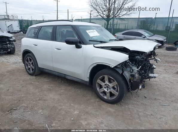 WMZ23GA07S7R36747 2025 MINI COUNTRYMAN Белый Передняя правая четверть