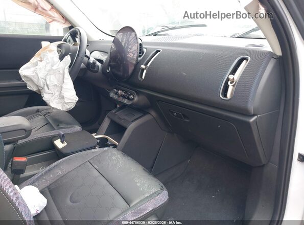 WMZ23GA07S7R36747 2025 MINI COUNTRYMAN Белый Вид салона спереди